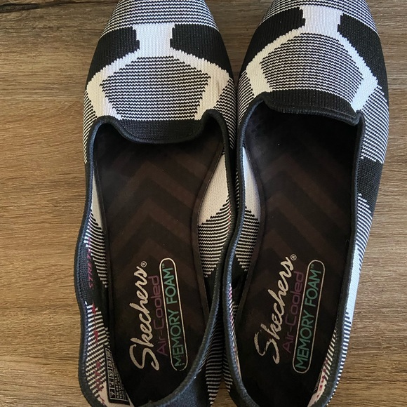 Cleo’s by Skechers Memory Foam size 7 - Picture 4 of 9